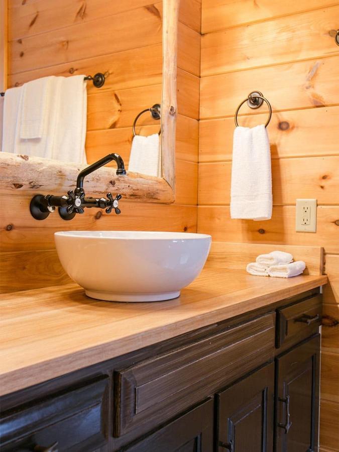 Farmhouse Suites By Amish Country Lodging Millersburg Zewnętrze zdjęcie