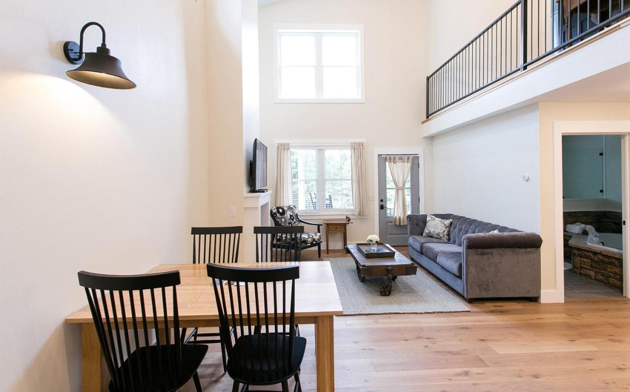 Farmhouse Suites By Amish Country Lodging Millersburg Zewnętrze zdjęcie