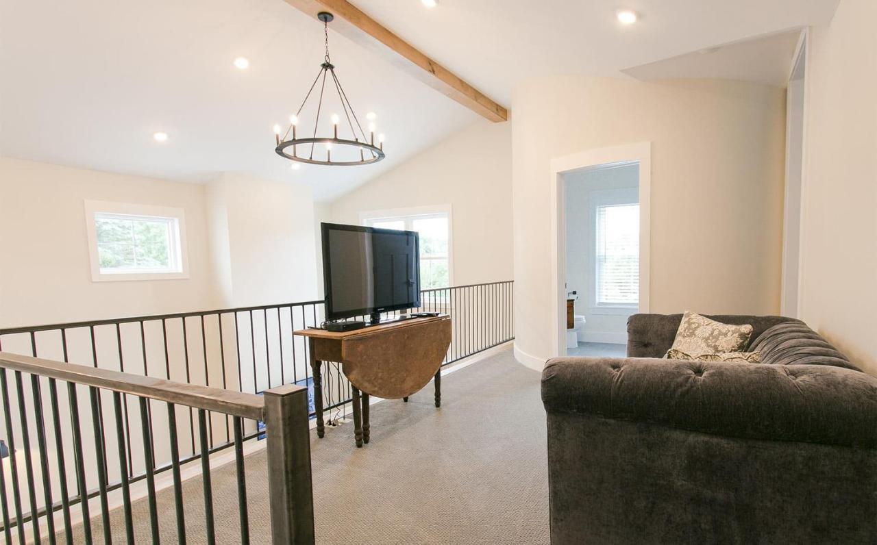 Farmhouse Suites By Amish Country Lodging Millersburg Zewnętrze zdjęcie