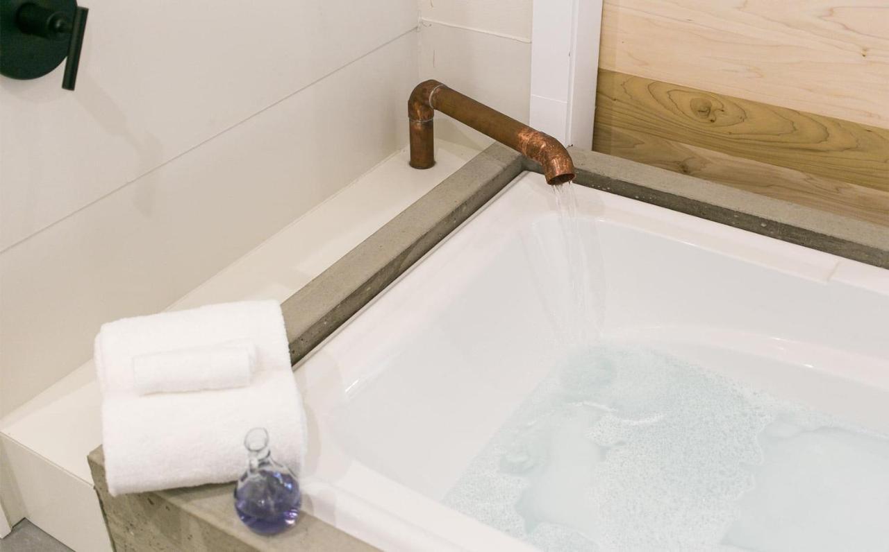 Farmhouse Suites By Amish Country Lodging Millersburg Zewnętrze zdjęcie