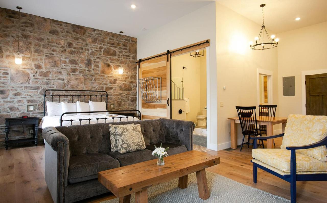 Farmhouse Suites By Amish Country Lodging Millersburg Zewnętrze zdjęcie
